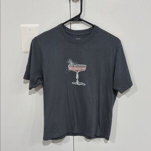 BRAND NEW NEVER WORN Women’s Abercrombie Martini Champagne Graphic T-Shirt